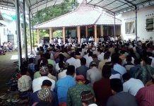 Doa Bersama dan Kepungan di Haul Mbah Yasin