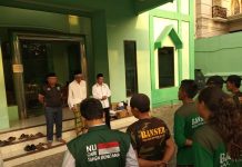 Bangun Masjid Darurat dari Baja Ringan, NU Jateng Kirim 10 Relawan Khusus Ke Lombok
