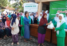 PAC Fatayat NU Tayu Bagikan 550 Paket Sembako