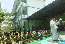 Ratusan Pelajar MANU Ma’arif Gelar Sholat Istisqo