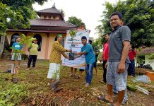 SEKAK Kaliwungu Santuni Yatama dan Tanam Bibit Pohon