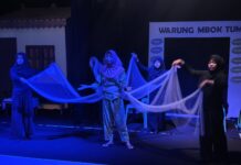 Ikut FTP 2025, Teater Nusa MTs NU Nurussalam Tampilkan Cerita “Dipaksa Dewasa”