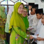 Peringati Nuzulul Qur’an, Muslimat – Fatayat NU Undaan Tengah Santuni Anak Yatim dan Lansia