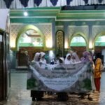 Anak-anak Gembira Ikuti Takbir Keliling