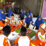 Outing Class, MI NU Miftahul Huda 02 Kudus Ajak Peserta Didik Praktik Kurban