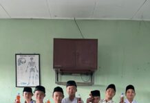 Mantap! Siswa MTs NU TBS Kudus Manfaatkan Limbah Sampah Jadi Sabun Cuci Piring