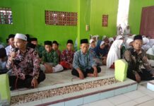 Akhiri Matamuda, Murid MTs MA Ziarahi Makam Pendiri Yasis Attaqwa Pahesan Grobogan