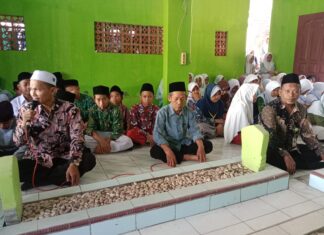 Akhiri Matamuda, Murid MTs MA Ziarahi Makam Pendiri Yasis Attaqwa Pahesan Grobogan