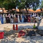 Mantap! LPBI NU Kudus Bekali Pembina Ponpes Qudsiyyah Putri Simulasi Tanggap Darurat Kebakaran