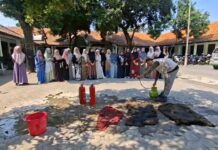 Mantap! LPBI NU Kudus Bekali Pembina Ponpes Qudsiyyah Putri Simulasi Tanggap Darurat Kebakaran