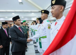 Wagub Gus Yasin Resmi Kukuhkan 45 Paskibraka Jateng