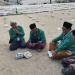Perkuat Nasionalisme Jemaah Umrah Semarang Ziarahi Makam Ulama di Makkah