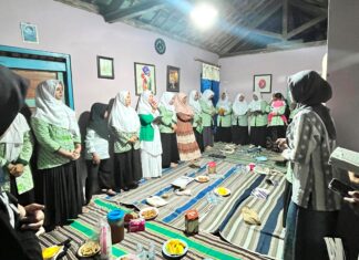 Gandeng Mahasiswa KKN 145 UIN Sunan Kudus, Fatayat NU Penambuhan Kembangkan Buku Saku Keagamaan