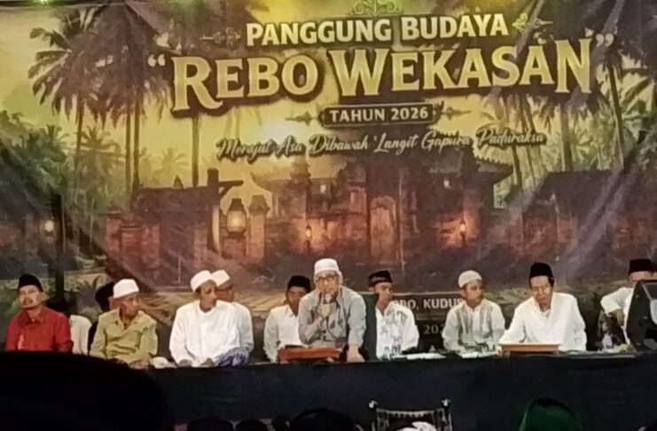 Khataman al Quran dalam Rangka Rebo Wekasan di Masjid Wali Jepang