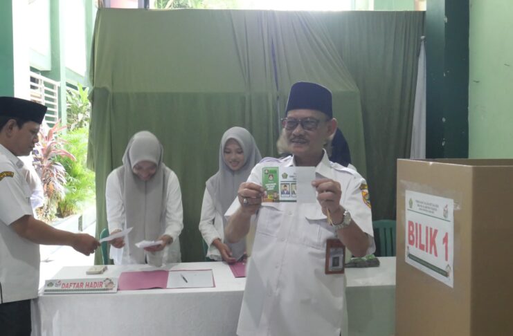 Pilketos SMA NU Al Ma’ruf Kudus Jadi Ruang Pembelajaran Politik yang Sehat Bagi Siswa