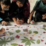 Kenalkan Ecoprint Kepada Siswa SD, Mahasiswa KKN UIN Sunan Kudus Sulap Daun dan Bunga jadi Motif Kain