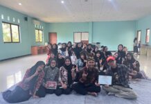 Kepekaan Mengamati, Modal Penting Menulis Karya Sastra