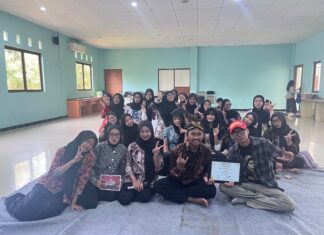 Kepekaan Mengamati, Modal Penting Menulis Karya Sastra